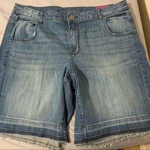 Bermuda shorts NWT